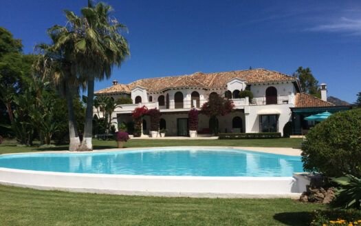 Elegant and charming villa in El Paraíso